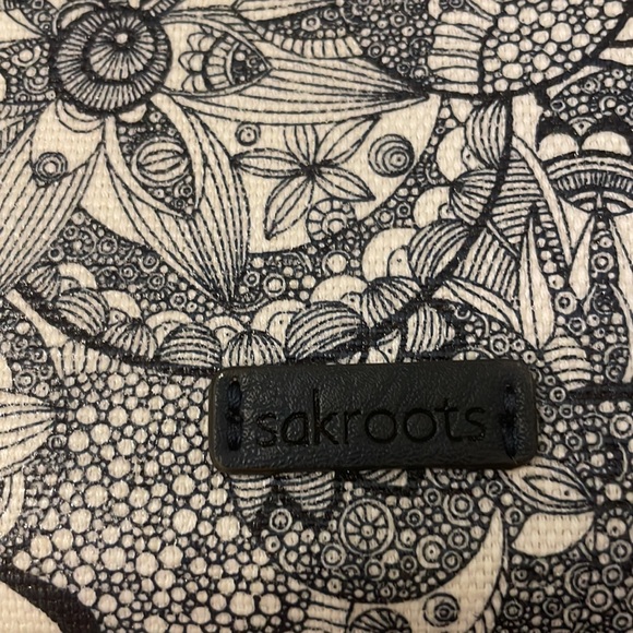 Sakroots Wallet - Picture 2 of 4